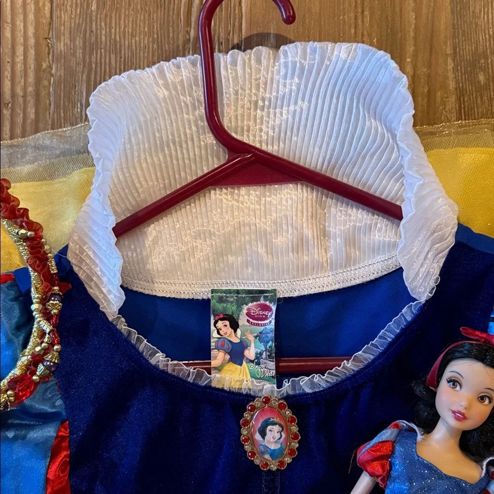 Disney Snow White dress / purse / crown and Barbie size M 7/8 - Picture 6 of 9
